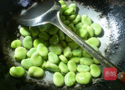 榨菜炒蚕豆的做法图解5