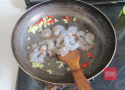 蚕豆炒虾仁的做法图解6