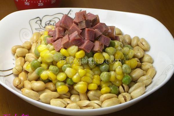 花生玉米牛肉拼盘