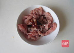 青椒榨菜肉丝的做法图解2