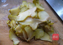 火腿肠炒榨菜的做法图解3