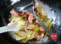 火腿肠炒榨菜的做法图解8