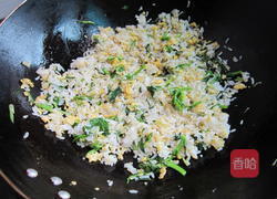 青菜炒饭的做法图解9