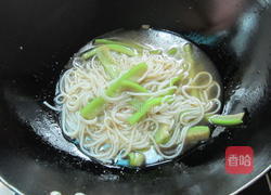 丝瓜咸菜米线的做法图解5