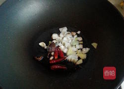 小鸡炖红蘑的做法图解4