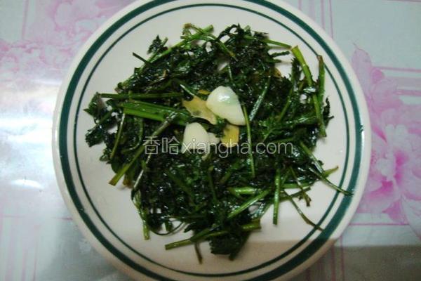 清炒红萝卜缨