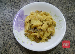 榨菜炒鸡蛋的做法图解7