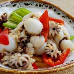 辣白菜墨鱼仔的做法[图]