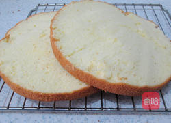 草莓生日蛋糕的做法图解13