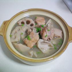 莲藕排骨汤的做法[图]