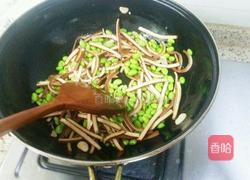 毛豆香干青椒肉丝的做法图解9