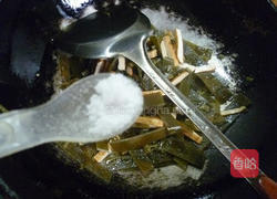 咸菜香干炒海带的做法图解7