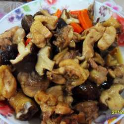 鲜蘑菇焖鸡的做法[图]