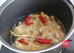 榨菜炖烧鸡的做法图解5