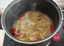 榨菜炖烧鸡的做法图解7