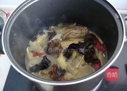 榨菜炖烧鸡的做法图解9