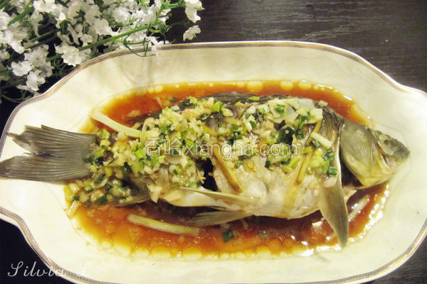 清蒸葱香鲫鱼