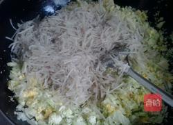 包菜鸡蛋粉丝包子的做法图解6