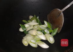 大葱炒目鱼的做法图解3