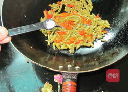 剁椒酸豆角的做法图解7