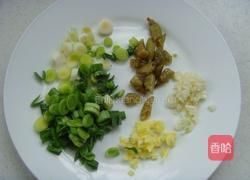 豆花肥肠的做法图解1