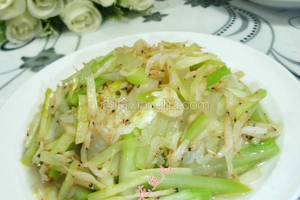 韭菜芽虾皮炒蒲瓜