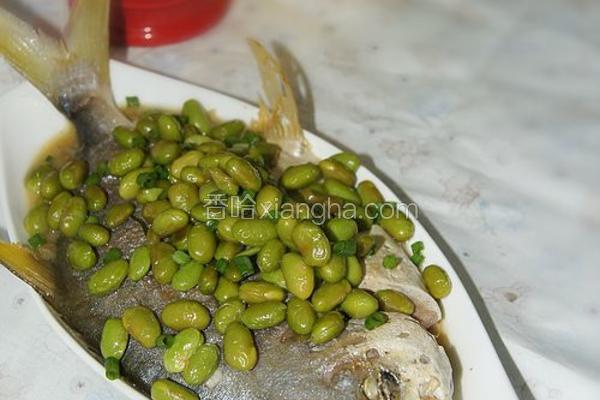 毛豆烧金鲳鱼