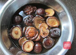 黄焖鸡的做法图解1