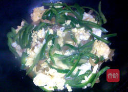 青椒榨菜丝炒鸡蛋的做法图解8