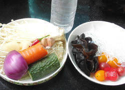 爽口捞汁凉菜的做法图解1