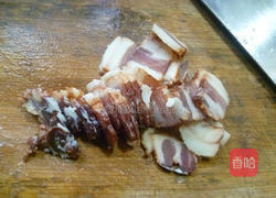 腊肉炒茼蒿的做法图解4