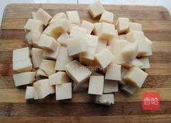 番茄鸡枞油煮凉粉的做法图解1