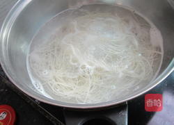包菜丝煮面的做法图解5