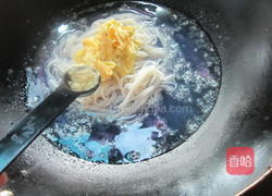 包菜丝煮面的做法图解7