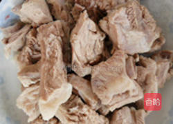 土豆烧排骨的做法图解1