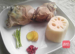 莲藕炖筒子骨汤的做法图解2