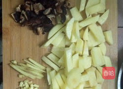 土豆香菇红烧鸡的做法图解4