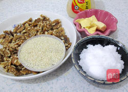 琥珀核桃仁的做法图解1