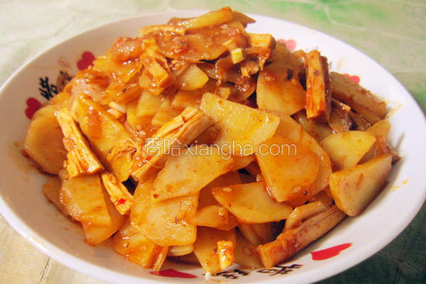 牛筋炒土豆片