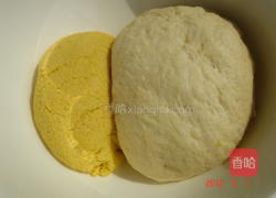 双色开花馒头的做法图解2