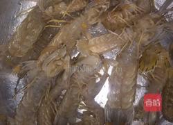 水煮皮皮虾的做法图解1