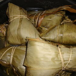香菇蛋黄五香肉粽的做法[图]