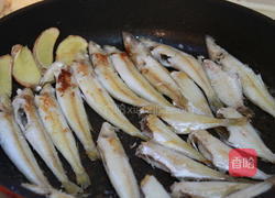 橄榄焖鱼的做法图解4