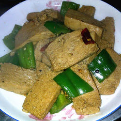青椒冻豆腐的做法[图]