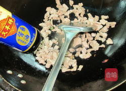 紫包菜炒肉的做法图解3