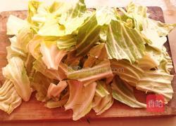 回锅包菜的做法图解1