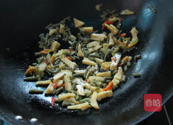 咸豆角不面筋的做法图解3