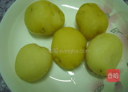 土豆拌橄榄菜的做法图解1