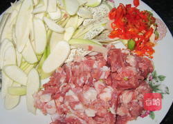 蒿笋炒肉的做法图解2