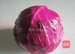 凉拌紫色包菜丝的做法图解1